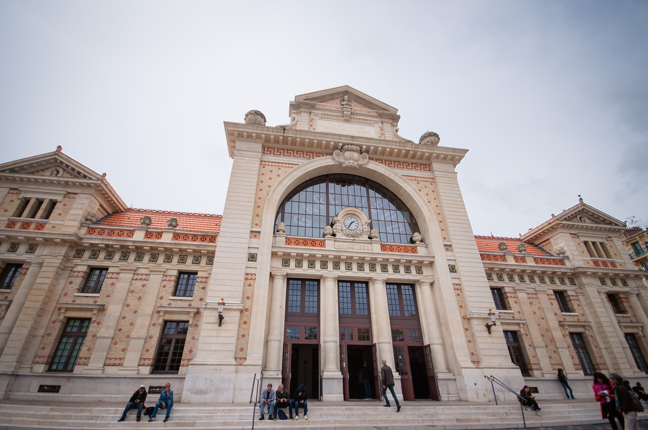 Mangiare a Nizza alla Gare du Sud - photo Antonella Fava