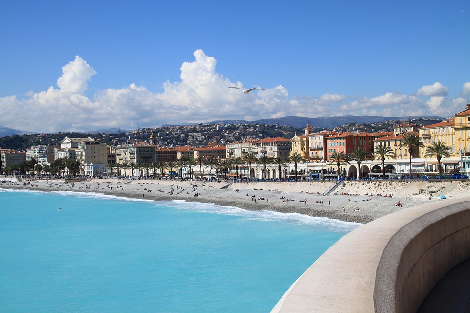 a (2) Notizie dalla Costa Azzurra
