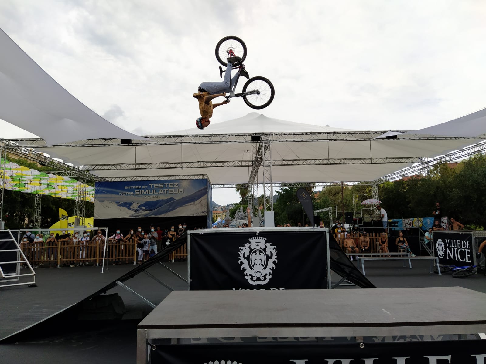 Tour de France 2020 - dimostrazione di bmx al Fan Village (ph. Giovanni Gugg)