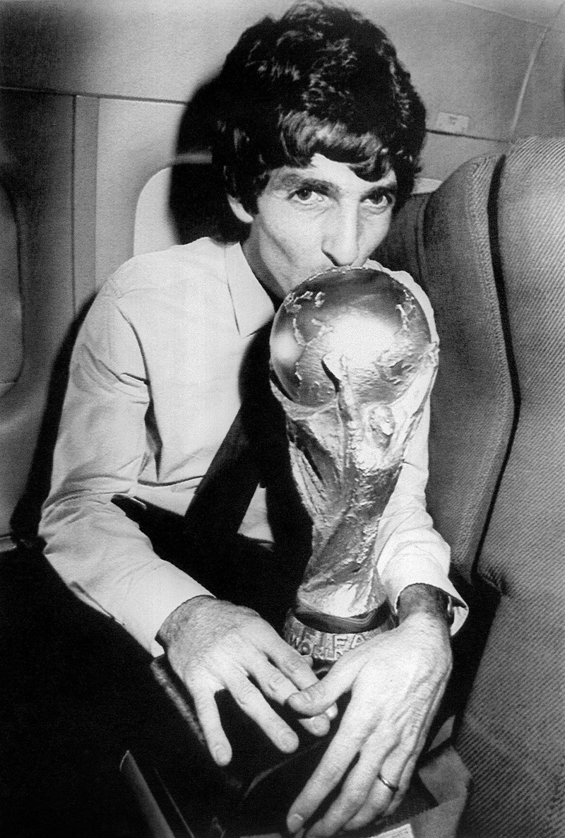 Di STF / AFP Photo / UPI - (EN) < V for J > Juventus Vintage, su vforj.tumblr.com., Pubblico dominio, https://it.wikipedia.org/w/index.php?curid=4847592
