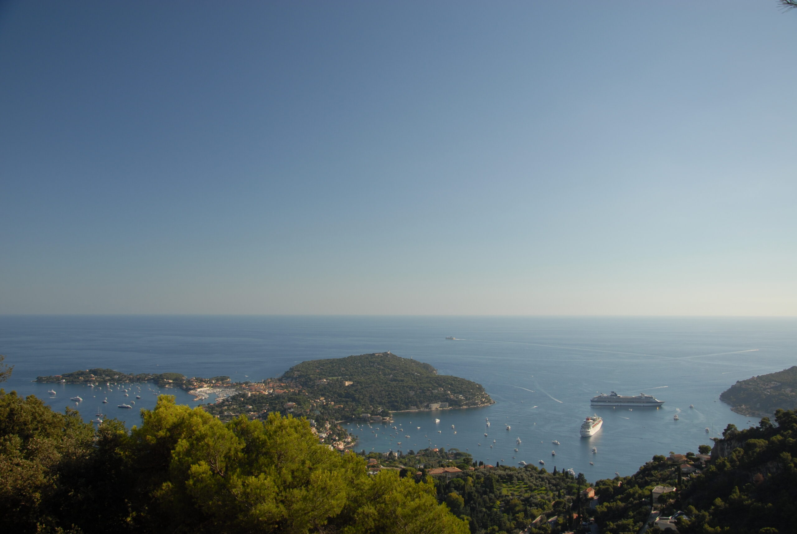 a (2) Grande Corniche