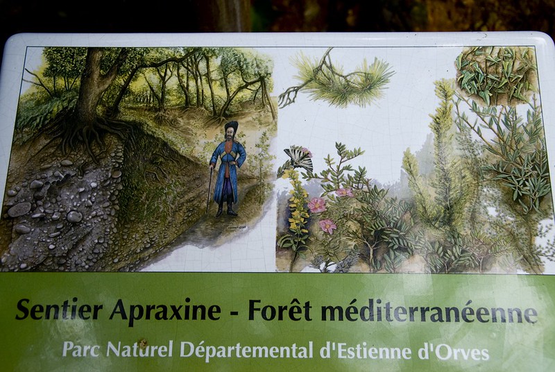a (2) Estienne d'Orves