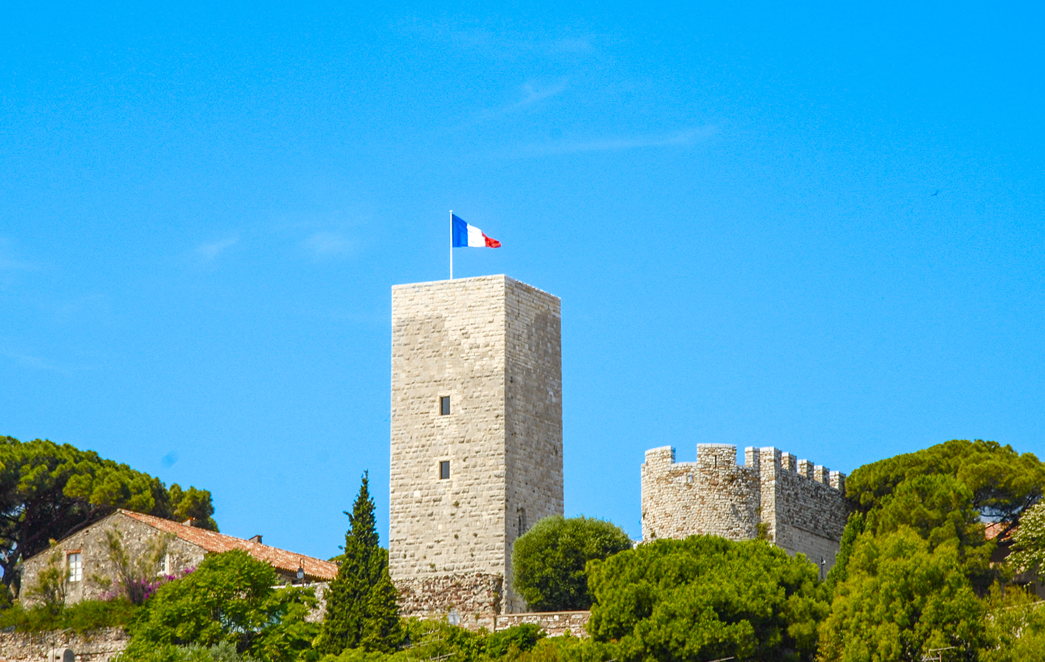 a (2) Museo delle Esplorazioni del Mondo Cannes