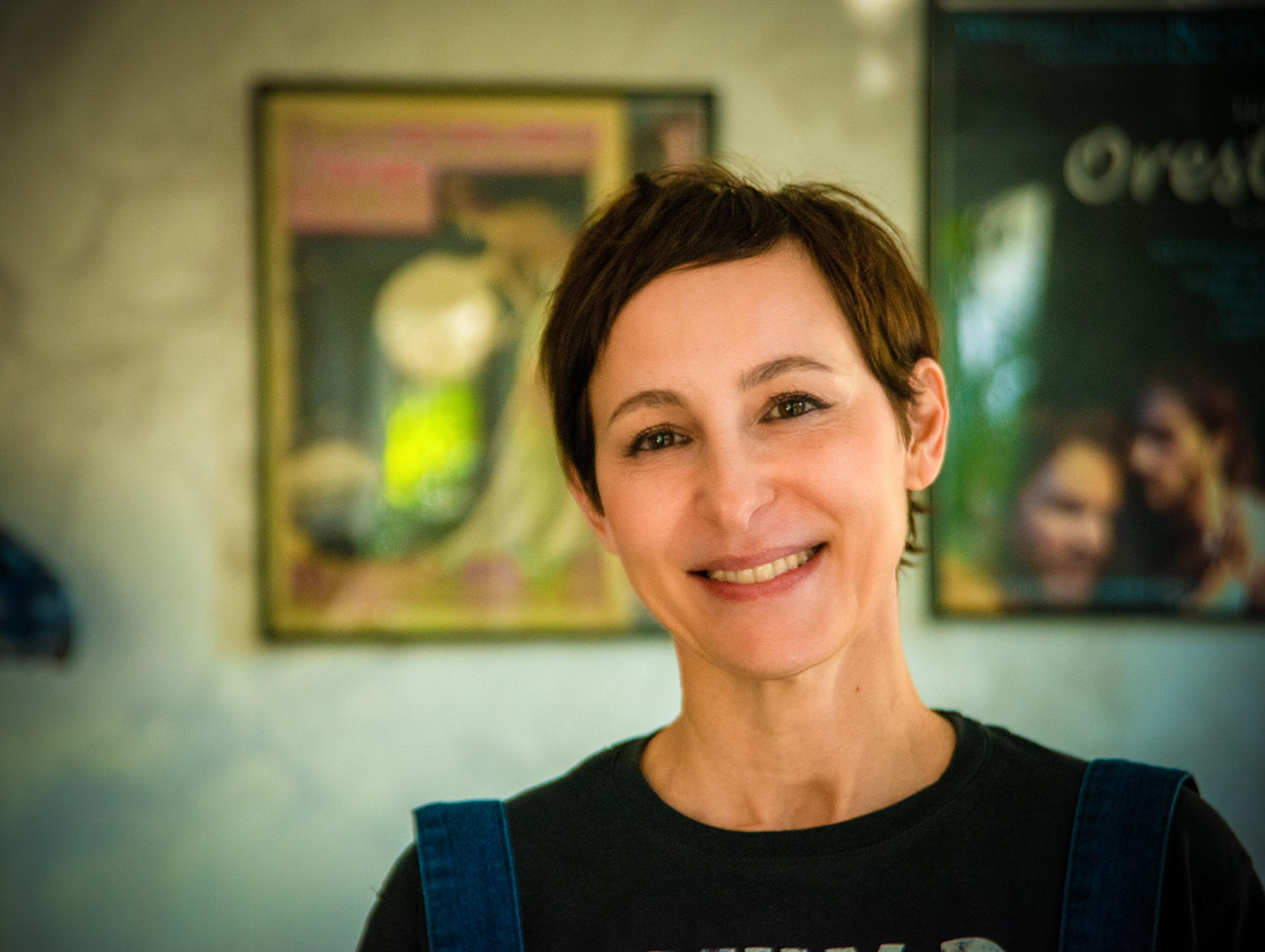 a (2) un intenso primo piano della scrittrice Francesca Sensini, foto di Antonella Fava