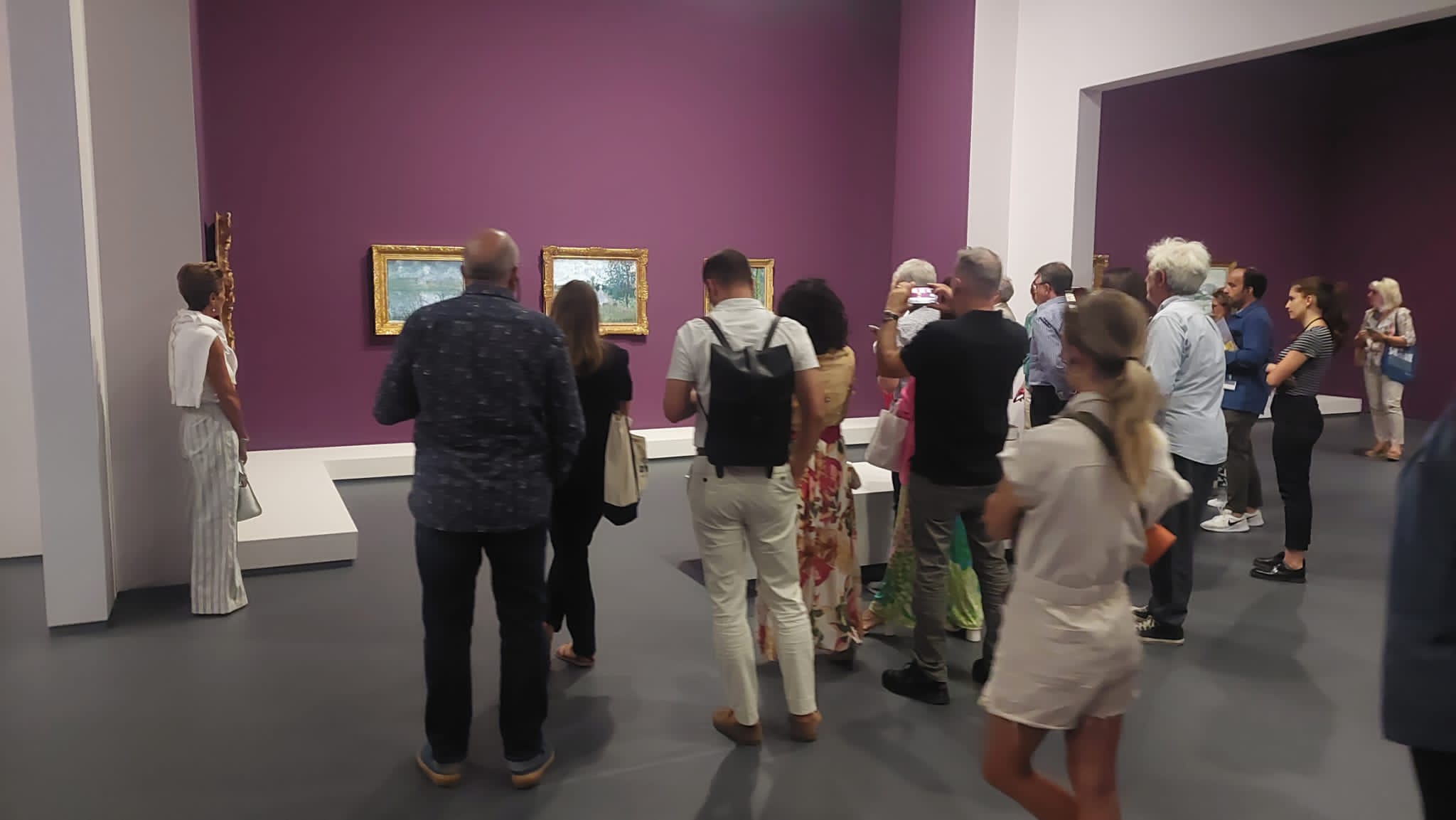 Monet en pleine lumière