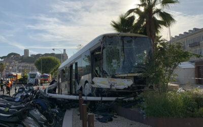 Notizie dalla Costa Azzurra – Lunedi 31 luglio: due autobus si schiantano a Cannes, una struttura gonfiabile vola via, un aereo si schianta in mare