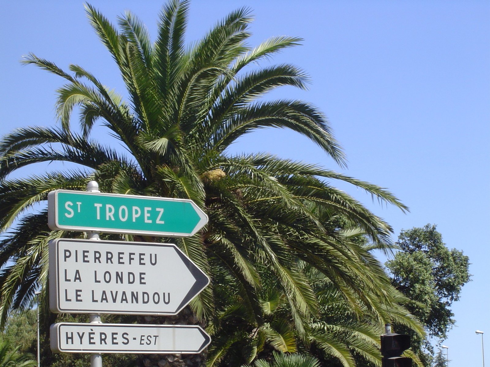 Nizza24: Estrosi, rinforzi per il controllo di Moulins – Traffico a Saint Tropez – Rinnovato sito Radio Nizza