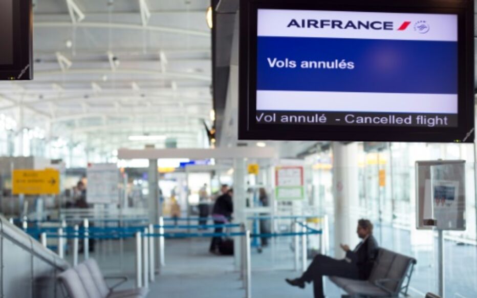 Nizza24: 65% dei voli cancellati domani giovedì – Coprifuoco per i minori dal primo maggio – Almanacco e Meteo