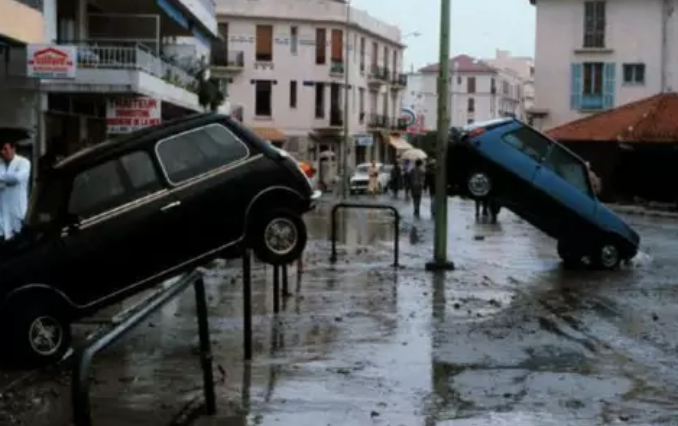Nizza24: Terrorismo climatico: possibile Tsunami in Costa Azzurra- Francia ammonita: Deficit eccessivo – JazzDynamos a Nizza