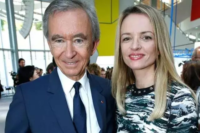 Nizza24: Scomparso Alain Delon – Bernard Arnault il più ricco del mondo – Youssouf Fofana dal AS Monaco al AC Milan – Torna il Sole in Costa Azzurra