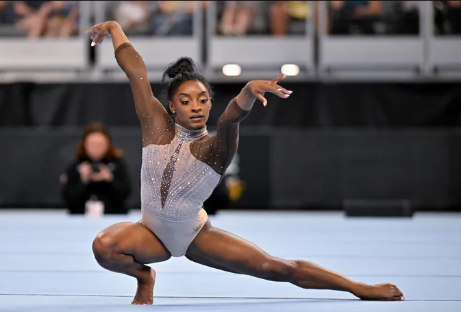Nizza24: Le Olimpiadi portano turisti: anzi, tutto il contrario – Trionfa Simone Biles – Week End di traffico intenso