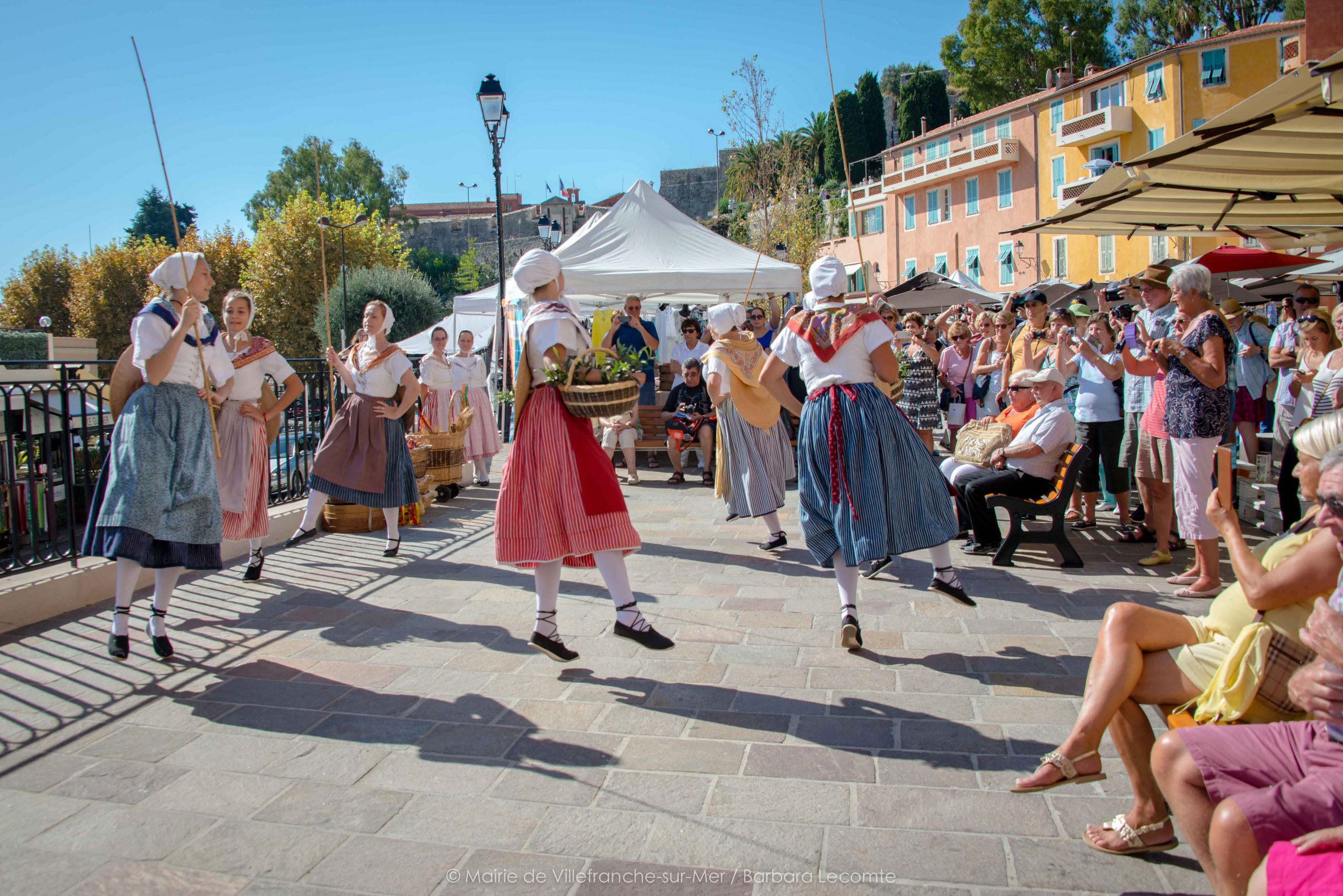 a (2) feste del weekend