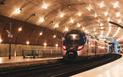 Nizza24: Stop ai treni serali tra Nizza e Ventimiglia – Famiglia Eiffel contro sindaco di Parigi – Dibattito USA, Polymarket dixit