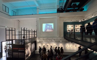 Vivian Maier, l’occhio invisibile che racconta l’America – Anthology al Musée de la Photographie de Nice