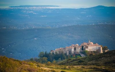 Gourdon e il Plateau de Cavillore – Côte à côte