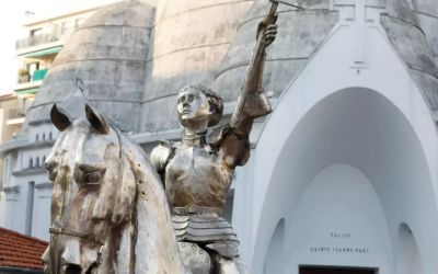 Nizza24: Giovanna d’Arco presto sbullonata – Bayrou ancora in difficoltà – Tassi in ribasso per il libretto di risparmio “A”
