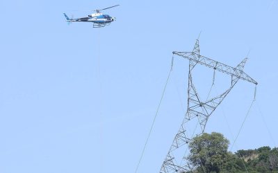 Outside Source Elicottero, venti ingegneri… Grossi mezzi mobilitati a Villeneuve-Loubet “per evitare che il pilone crolli” dopo l’ondata di sabotaggio della rete elettrica