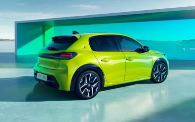 FranciaOggi Week End: Auto elettriche in Francia a 100 euro al mese? – Nizza, Via le bandiere israeliane dal Comune – Nuovo treno per la RATP