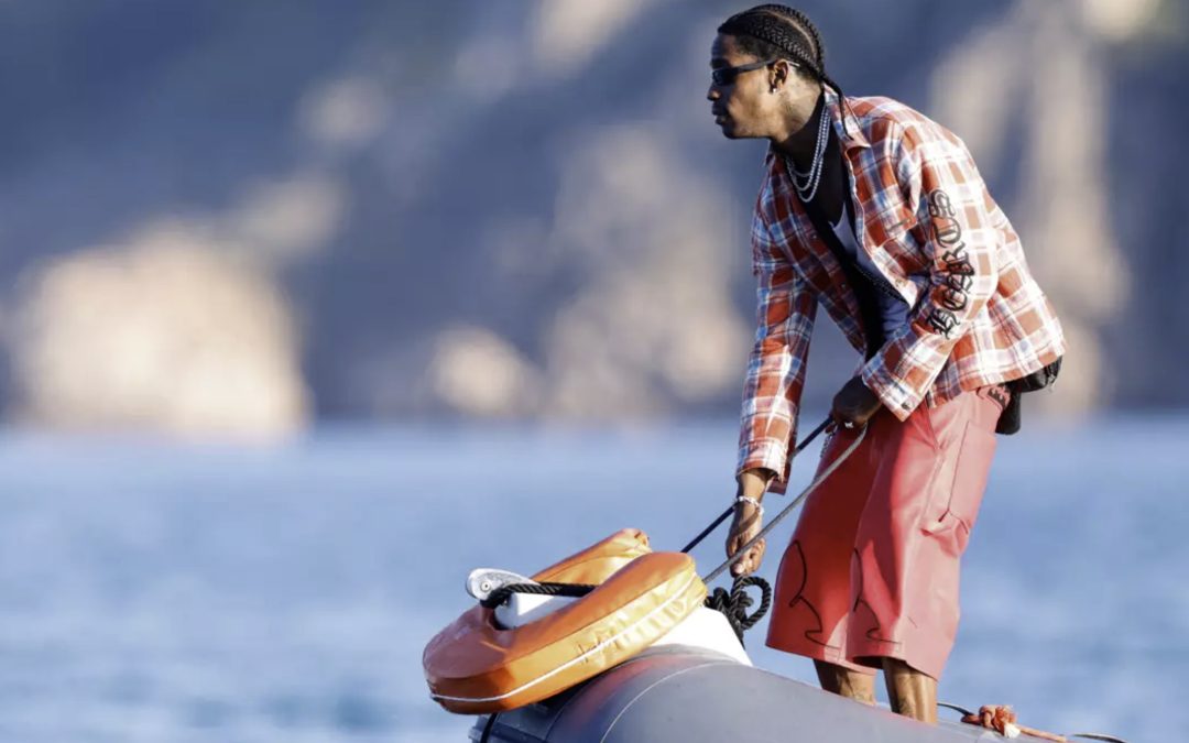 FranciaOggi Nizza24 Domenica 3 agosto: Travis Scott infiamma Saint-Tropez – Stretta Sulla Frode Sociale