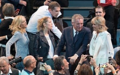 Francia24: Bayrou giocatore di poker non dotato rischia la caduta del governo – l’Ambasciatore USA snobba il Quai d’Orsay – Senzatetto accusato di quattro omicidi nella Senna