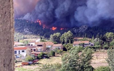 FranciaOggi : Carcassonne, l’incendio più vasto dell’estate non ancora domato – Bayrou si fa YouTuber, what next? – Ancora aiuti all’Ucraina con i soldi dei nostri nipoti