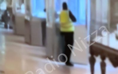 Francia24: IMMAGINI ESCLUSIVE: Il Clamoroso furto al Louvre durante le ore di apertura, senza alcuna “security” presente – L’Oréal acquista la divisione bellezza di Kering – Meteo