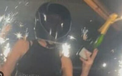 Pourquoi la serveuse à Crans-Montana portait-elle un casque ressemblant à celui des motards pendant qu’elle servait les botteilles