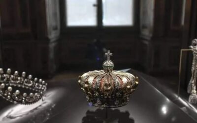 Francia24: Il 77% dei Francesi ritiene che il lavoro non sia più redditizio – Furto Louvre, La Corona “Quasi-Integra” – Programma Olimpico odierno