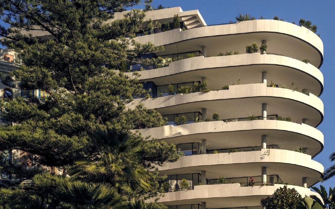Nizza24 giovedì 23 luglio: Condominio a Rischio Crollo a Monaco – Salvato Cane in Auto Sotto al Sole a Cannes – Haaland in Vacanza a Saint-Tropez – Météo