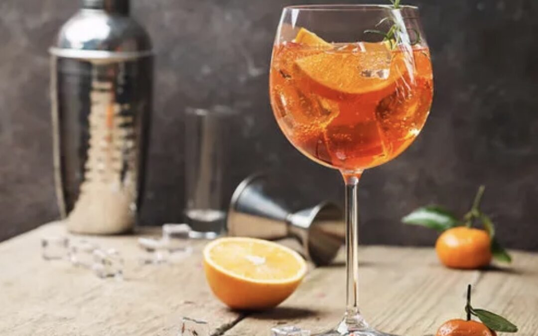 Aperol Spritz supera Champagne: 1,5 miliardi consumazioni
