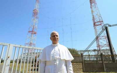 Comment suivre la visite de Léon XIV en ondes courtes